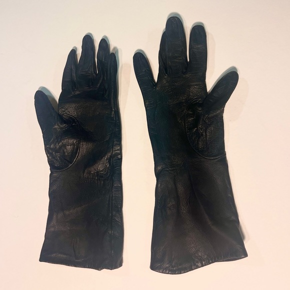 100% Silk Lined - Black Leather Gloves - Picture 2 of 5